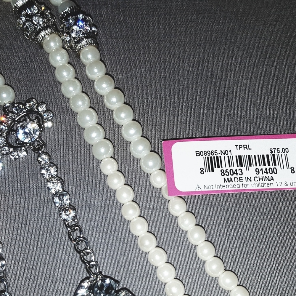 Betsey Johnson Pretty Punk Pearl long necklace NWT - Picture 4 of 8